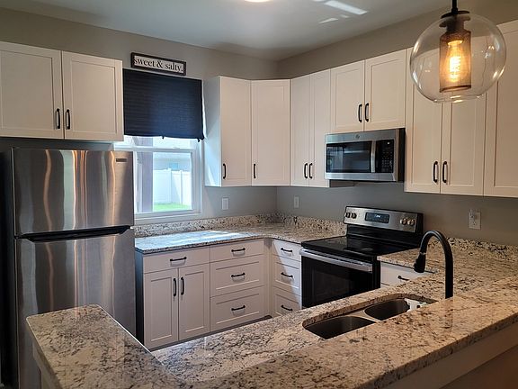 5th image of 801 Laurel Ave E