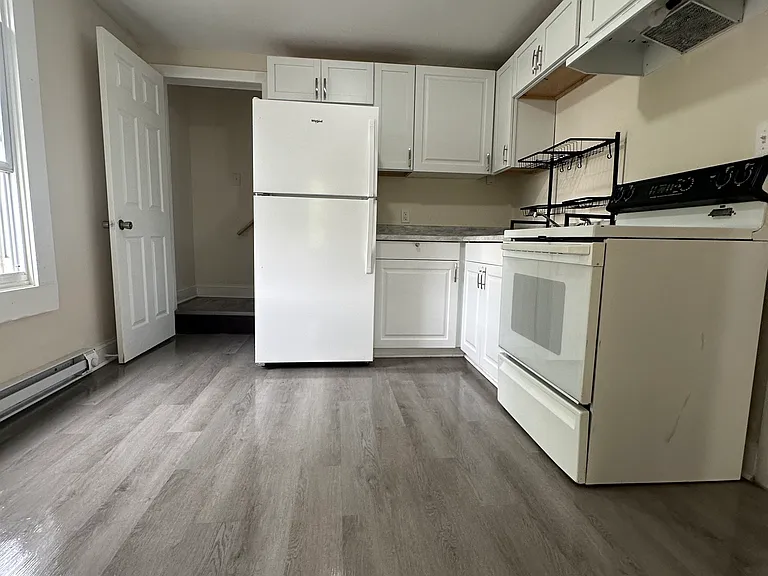 704 1/2 Porter Ave #A — Photo 8