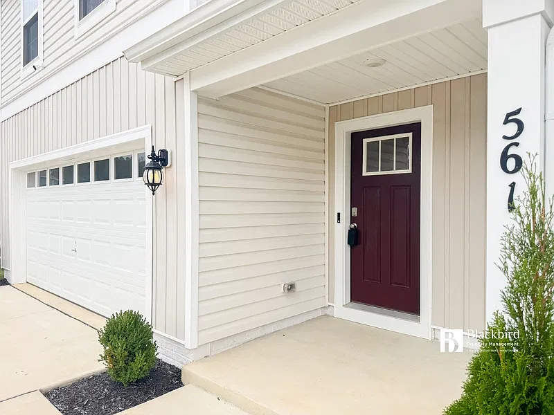 3 bed, 2.5 bath, 2000 sqft, $3,000 — Photo 3