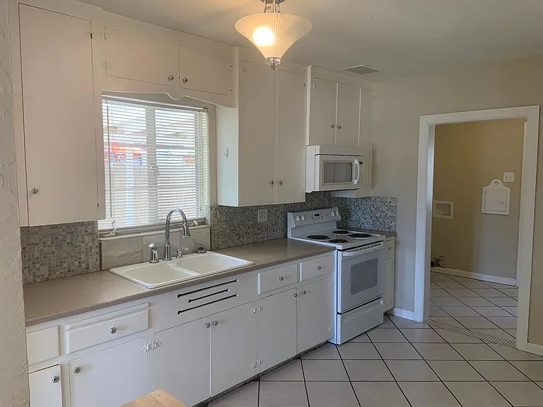 1722 W Osborn Rd — Photo 5