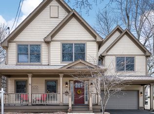 425 S 6th St, St Charles, IL 60174