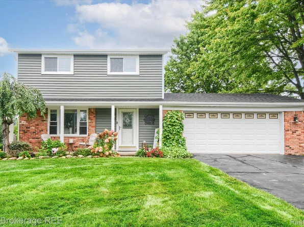 6636 Amy Dr, Clarkston, MI 48348