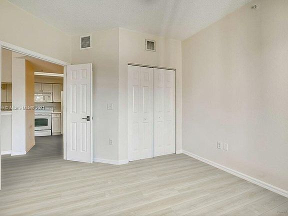 2nd image of 3018 Alcazar Pl APT 103