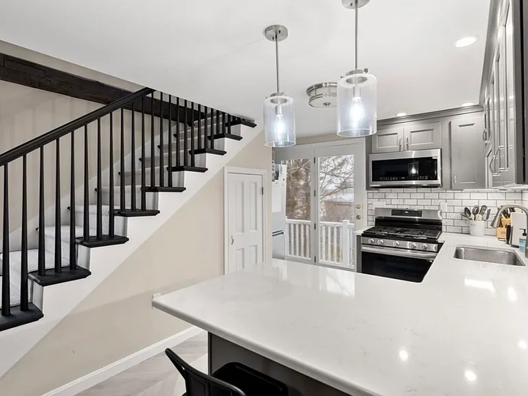 137 Water St #3 — Photo 2