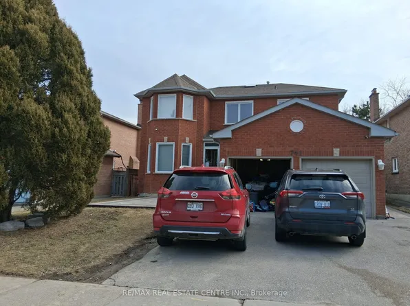 741 Shanahan Blvd, Newmarket, ON L3X 1P8