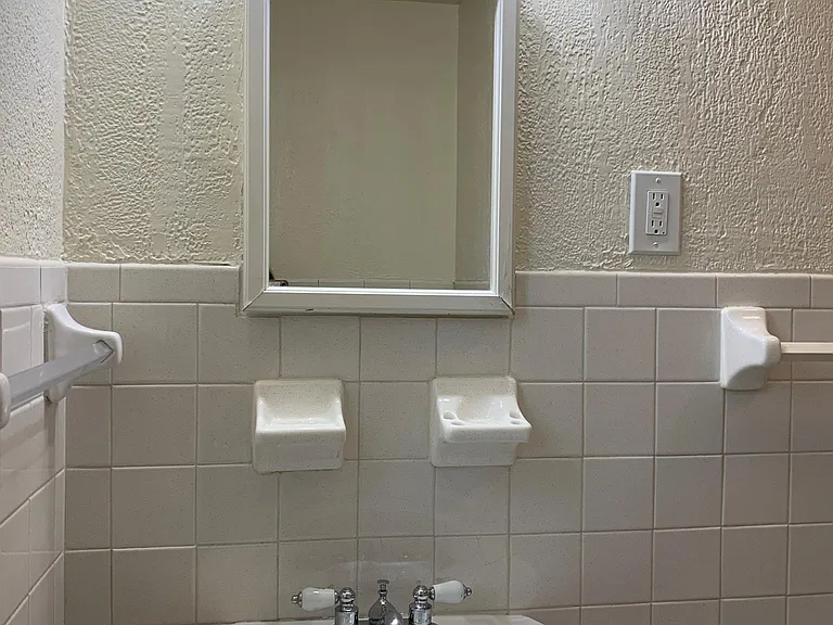 68 Wehrle Dr #6 — Photo 8