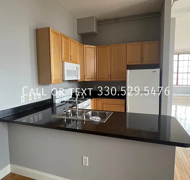 2404 Prospect Ave — Photo 3