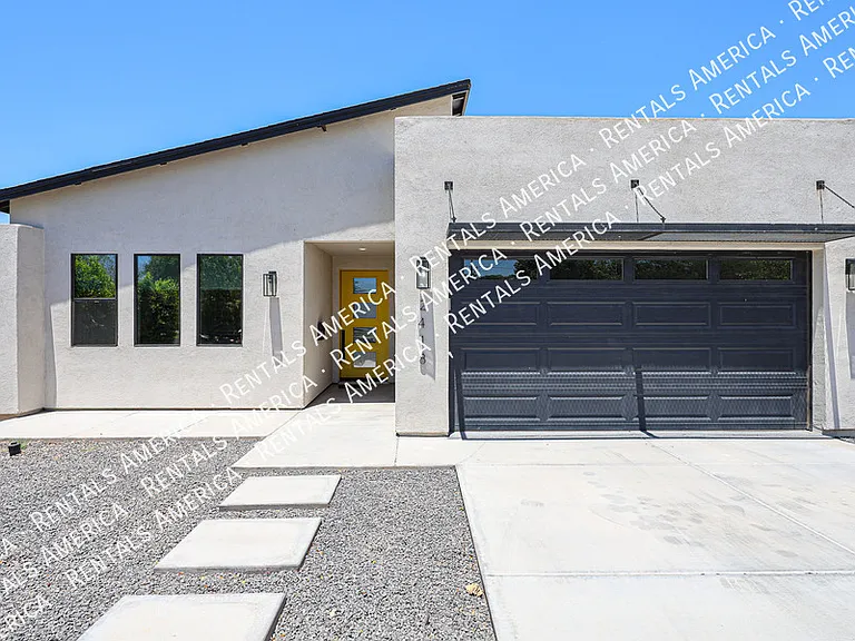 2418 E Amelia Ave — Photo 66
