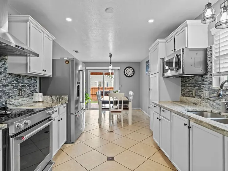 805 Sunvista Dr — Photo 5