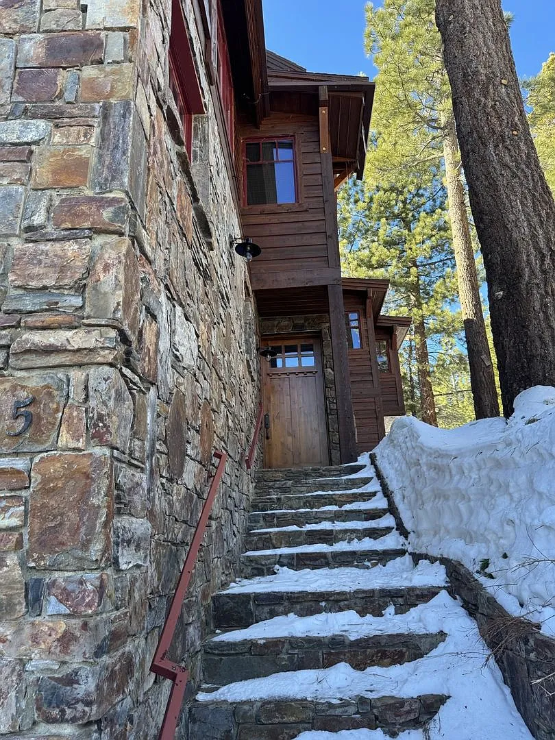 Luxury 5-Bedroom, 6-Bathroom Mountain Retreat Hot Tub, Fireplaces, & More! — Photo 2