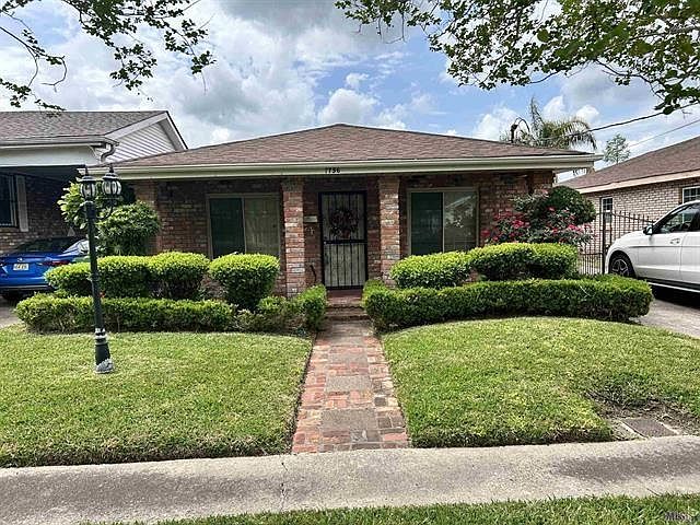 1st image of 1736 Plaza Dr