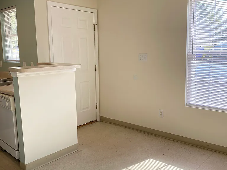 70 Coats Cir — Photo 14