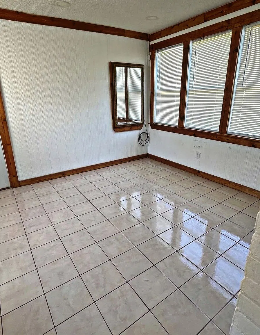 3 bed, $1,750 — Photo 3