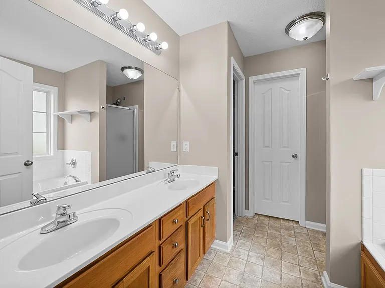 3932 Gaine Dr — Photo 15