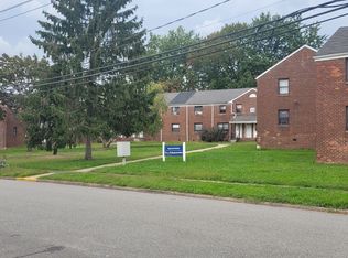 42 Hampton Ct #Aa, Maywood, NJ 07607