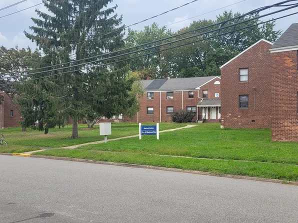 42 Hampton Ct #Aa, Maywood, NJ 07607