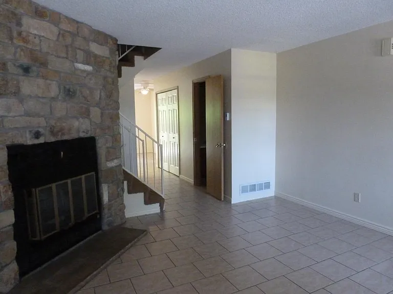 10174 W Dartmouth Ave — Photo 2