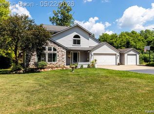 1398 Beaverbrook Dr, Holly, MI 48442