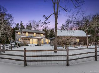 307 NW Corner Rd, North Stonington, CT 06359