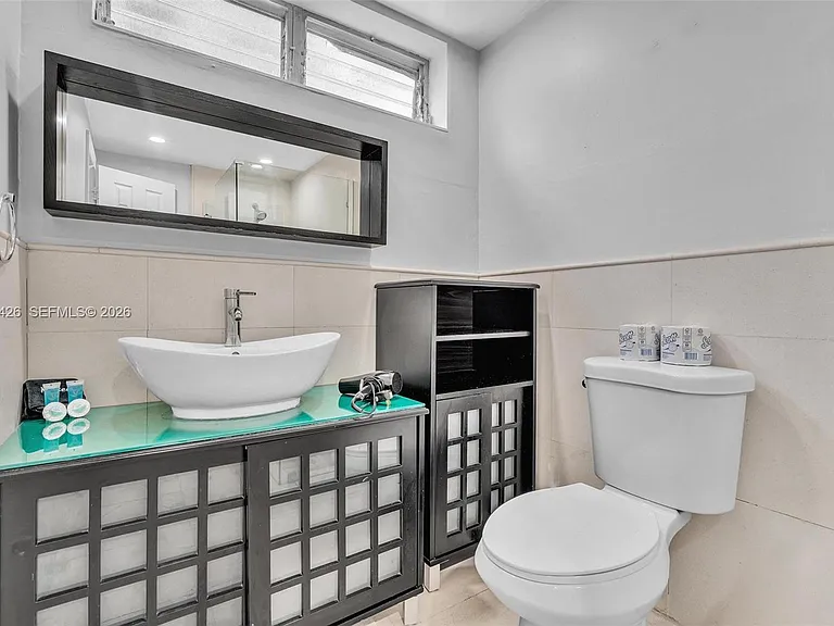 10004 E Bay Harbor Dr #3 — Photo 17
