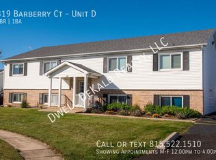 319 Barberry Ct #D, Dekalb, IL 60115