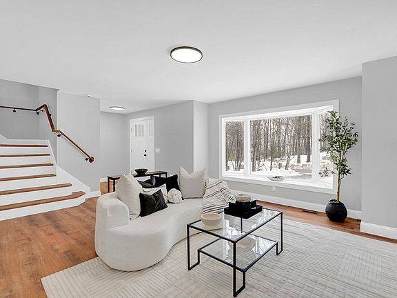 4th image of 36 Patriots Path