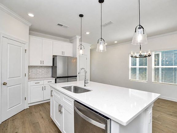 3rd image of 266 Tiger Lily Dr