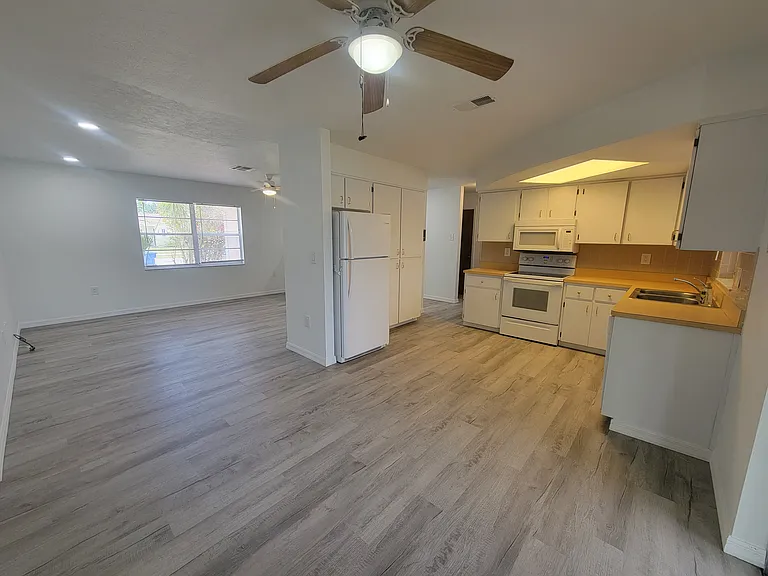 7732 Crosier Ct — Photo 4