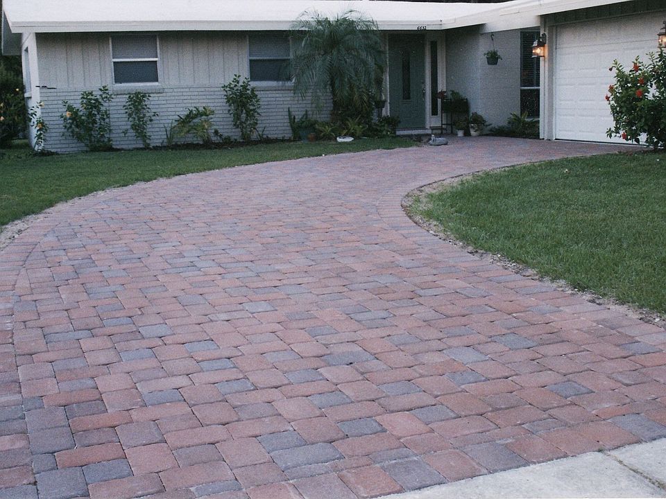 front view w/paver drive