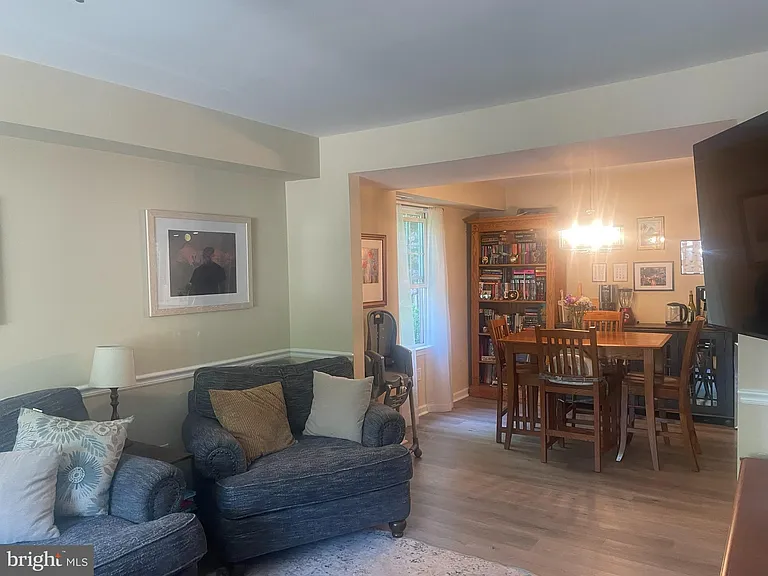 1666 Hemlock Cir — Photo 12