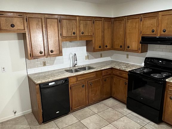 5th image of 4817 Shadowbend Dr #A