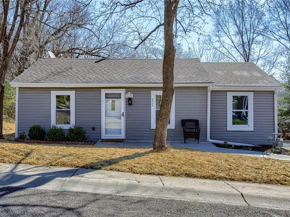 4829 Hadley St, Overland Park, KS 66203