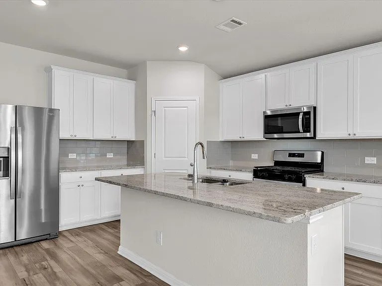 405 Grasslands Trl — Photo 26