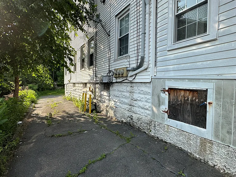 37 Howard St #3 — Photo 23