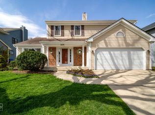 2526 Woodcliff Ct, Lisle, IL 60532