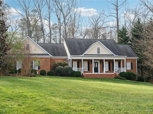 8801 First Branch Ln, Chesterfield, VA 23838