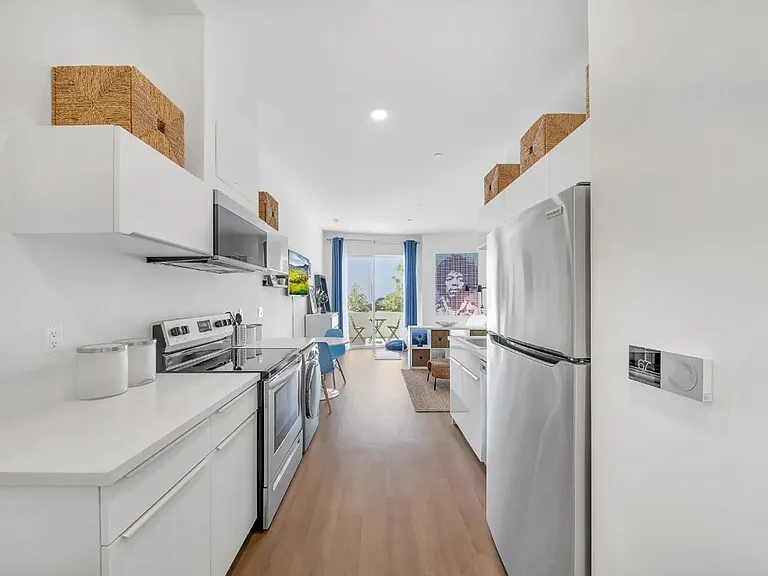 16819 S Normandie Ave — Photo 46