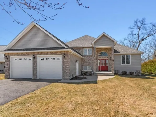 19 Daisy Ln, Ludlow, MA 01056