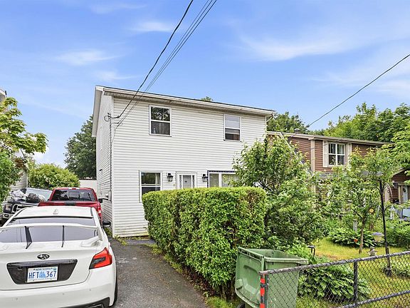3rd image of 68 Albro Lake Rd
