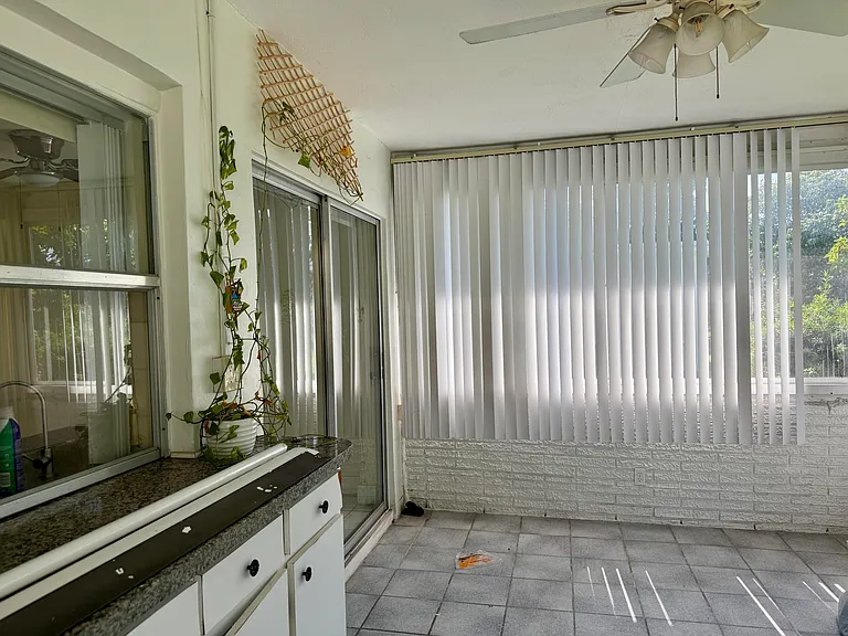 7105 NW 70th Ct — Photo 6