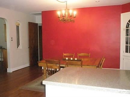 Dining Room : The dining room is right beside the kitchen which is great for entertaining.
