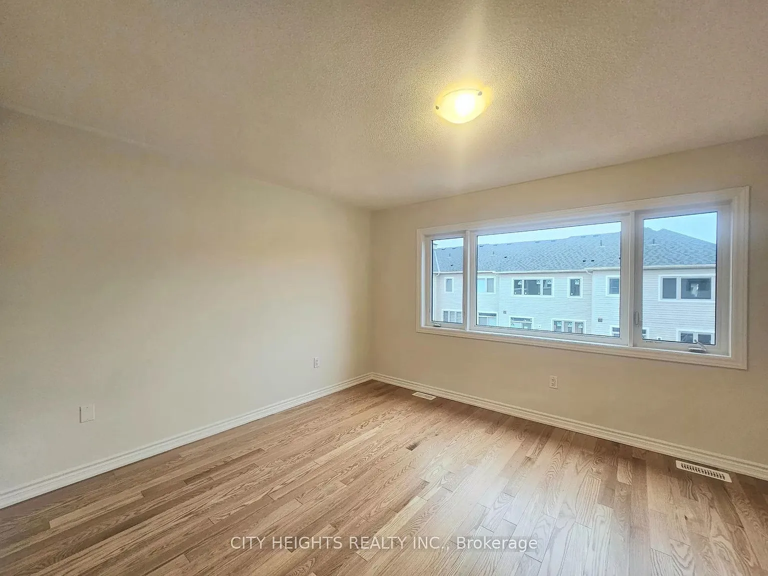 3 bed, $2,900 — Photo 2