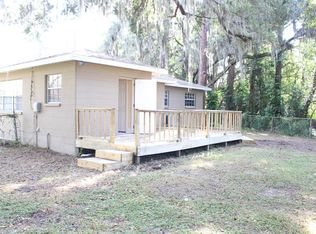 1103 N Bracewell Dr, Plant City, FL 33563