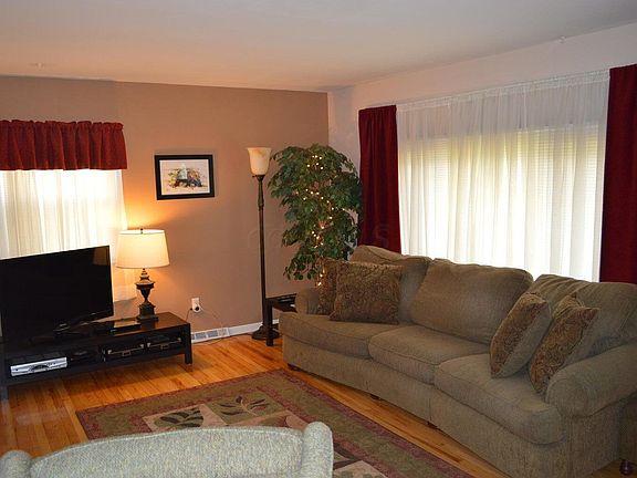 4th image of 762 Weldon Ave