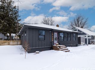 1827 Wisconsin St, Grand Haven, MI
