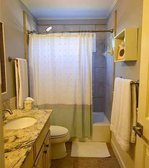 1405 Edenham Ln — Photo 86