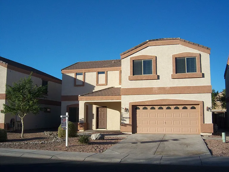 1508 E Heather Dr — Photo 2