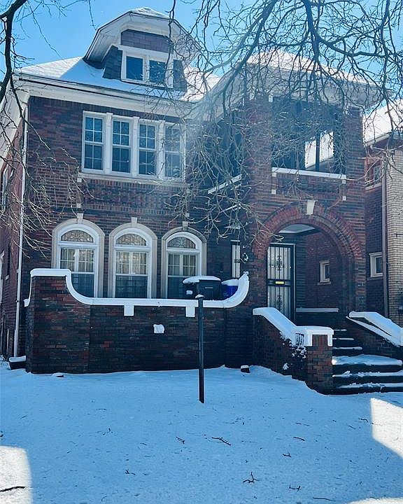 1st image of 2919 Fullerton St