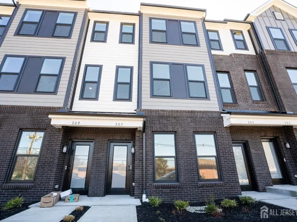 307 Lyla Ln, New Brunswick, NJ 08901