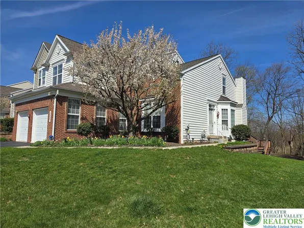5205 High Vista Dr S, Orefield, PA 18069